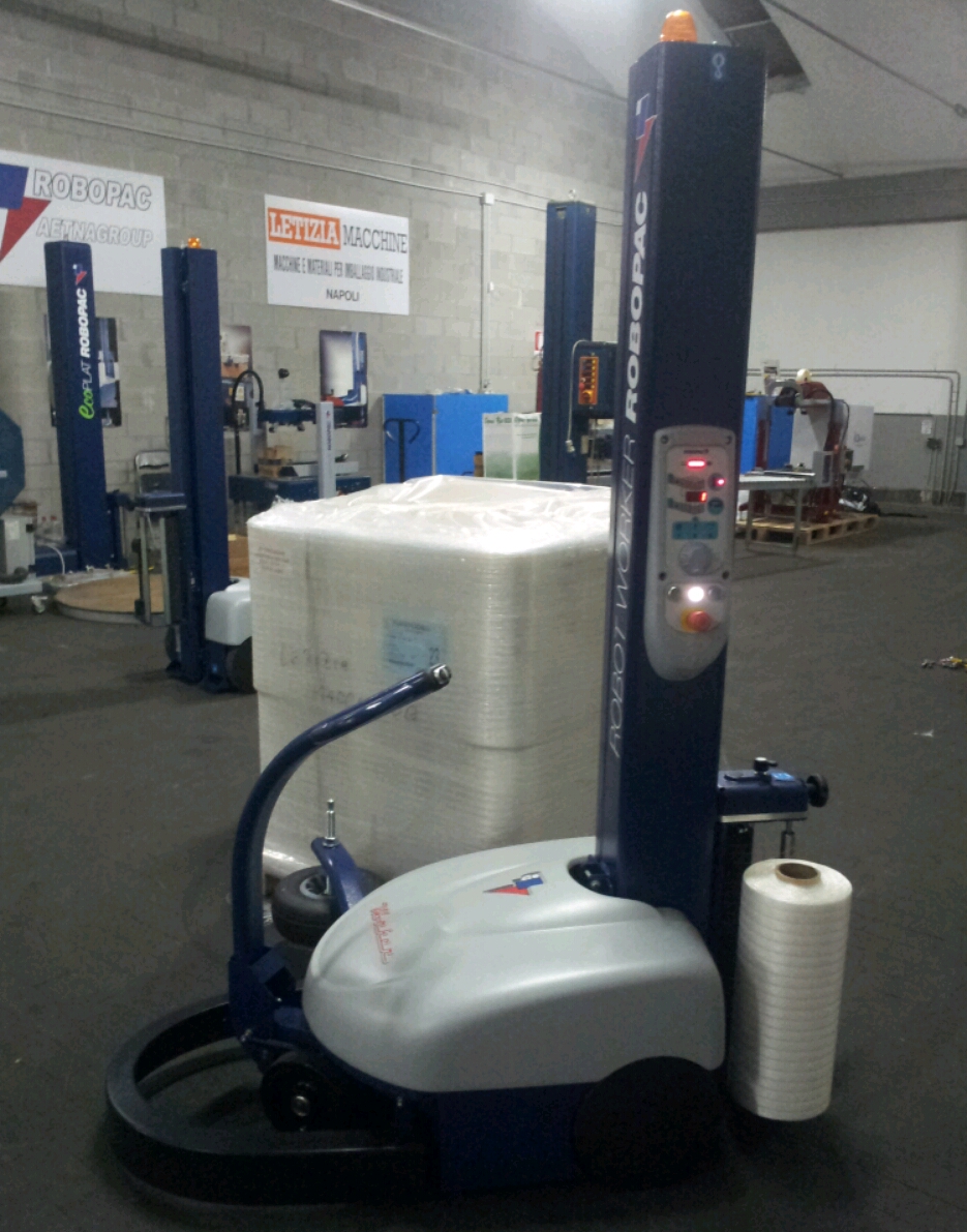 Robot Cal.jpg Robot fasciapallet per rete - Azienda agricola - San Ferdinando (RC)
